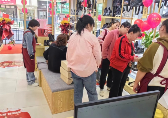 開鞋店新手怎么拿貨？